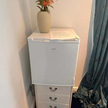 Quite Room In Hornchurch Near Romford Station On Elizabeth Line To And From Heathrow Airport Exterior photo