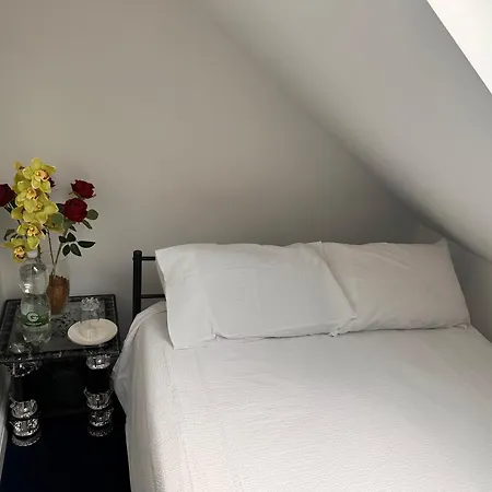 Quite Room In Hornchurch Near Romford Station On Elizabeth Line To And From Heathrow Airport Exterior photo